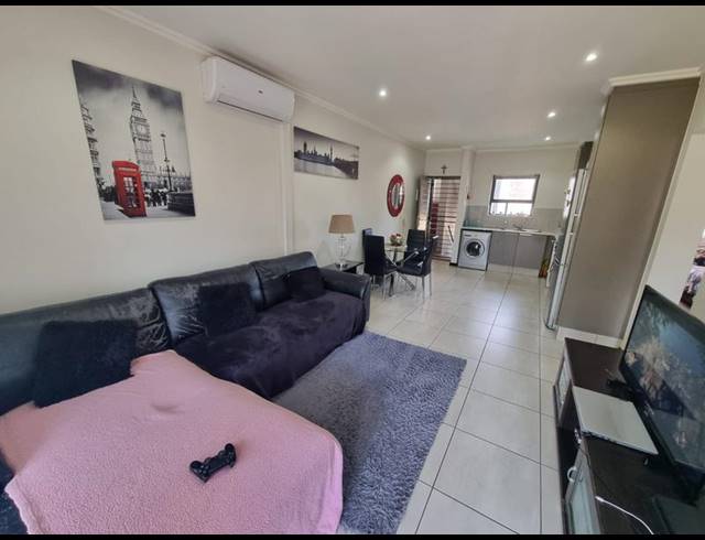2 BEDROOM APARTMENT FOR SALE IN LONEHILL